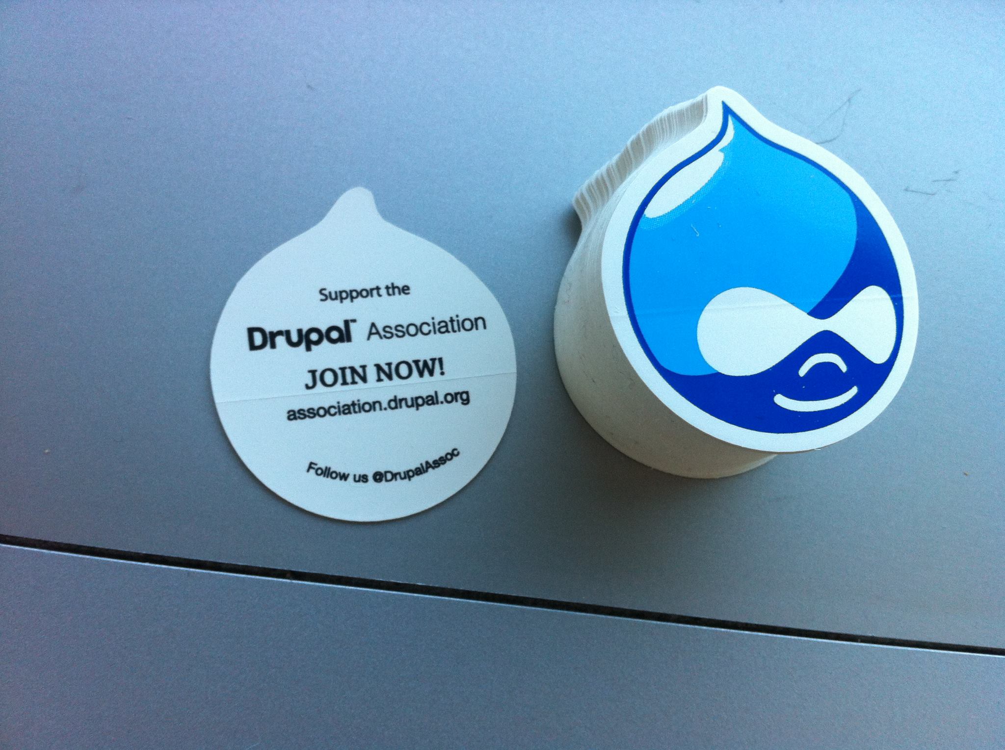 Drupal Sticker Gifts for Drupal Japan